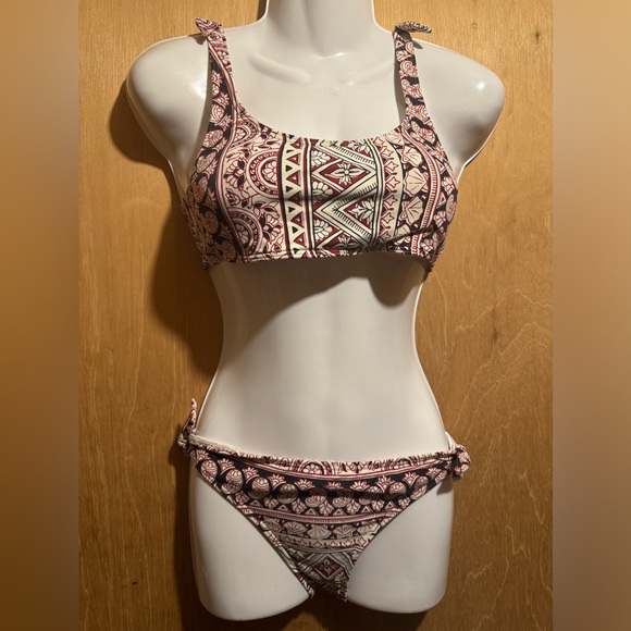 Billabong Tribal Print Bikini size Small - Picture 1 of 4